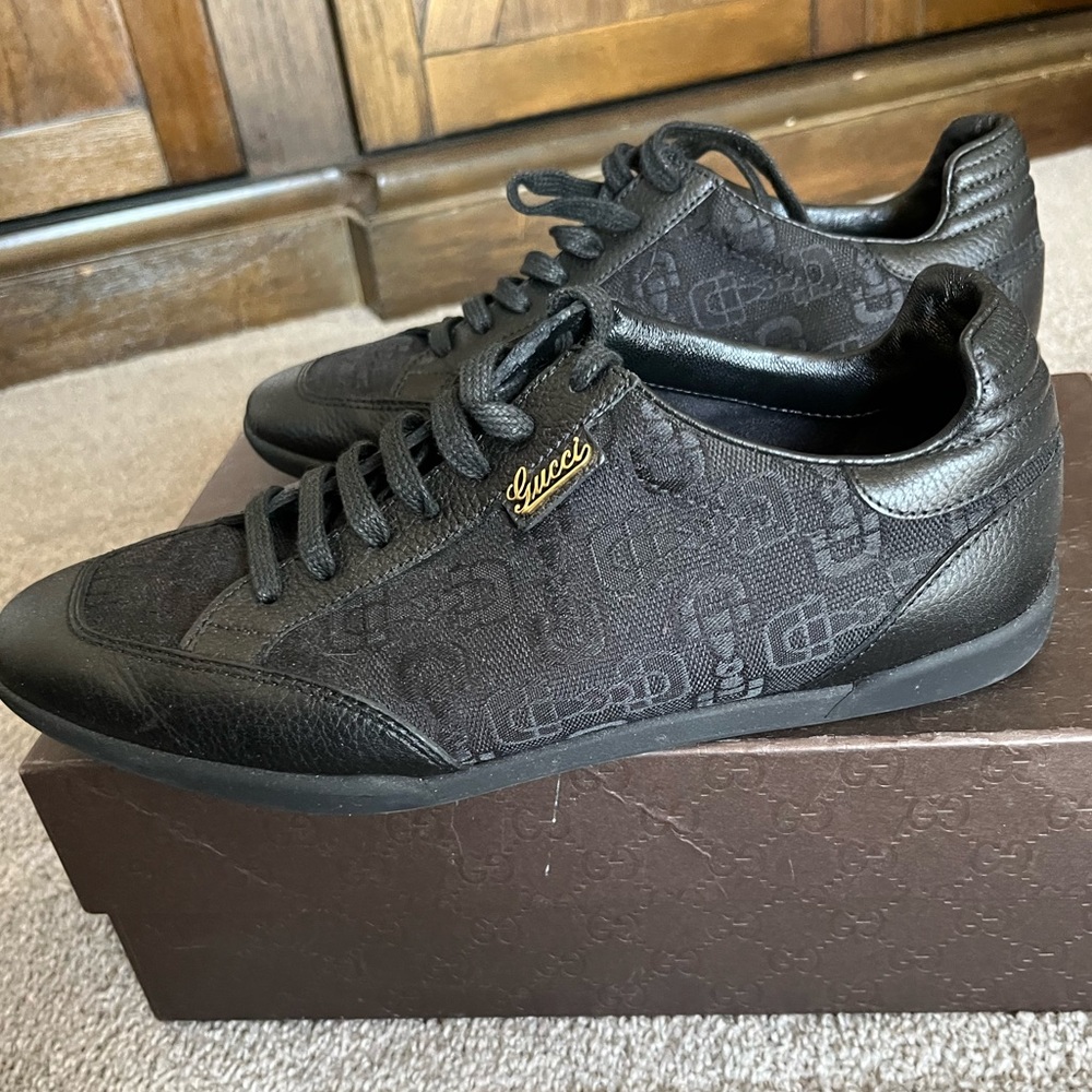 Black Women’s link Gucci sneakers size 8 Gently Worn